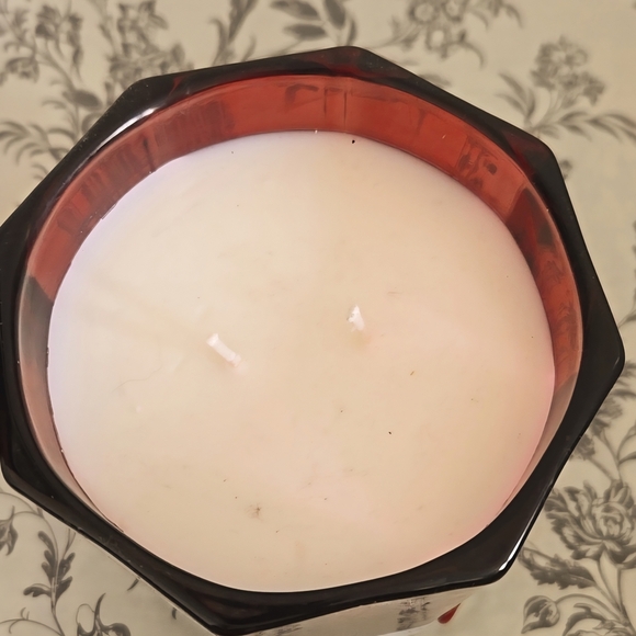 MWG Juniper Apple 27.2oz Luxury Handcrafted Botanical Candle Red Gold - Picture 4 of 8